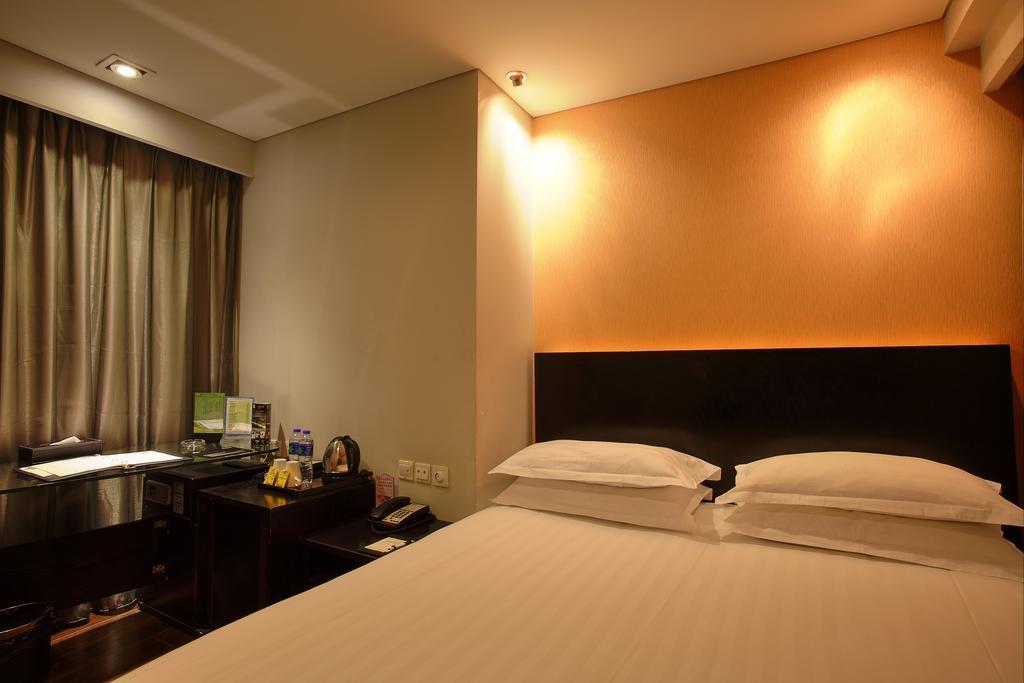 Fx Hotel Xujiahui - Shanghai Stadium Branch Exterior photo
