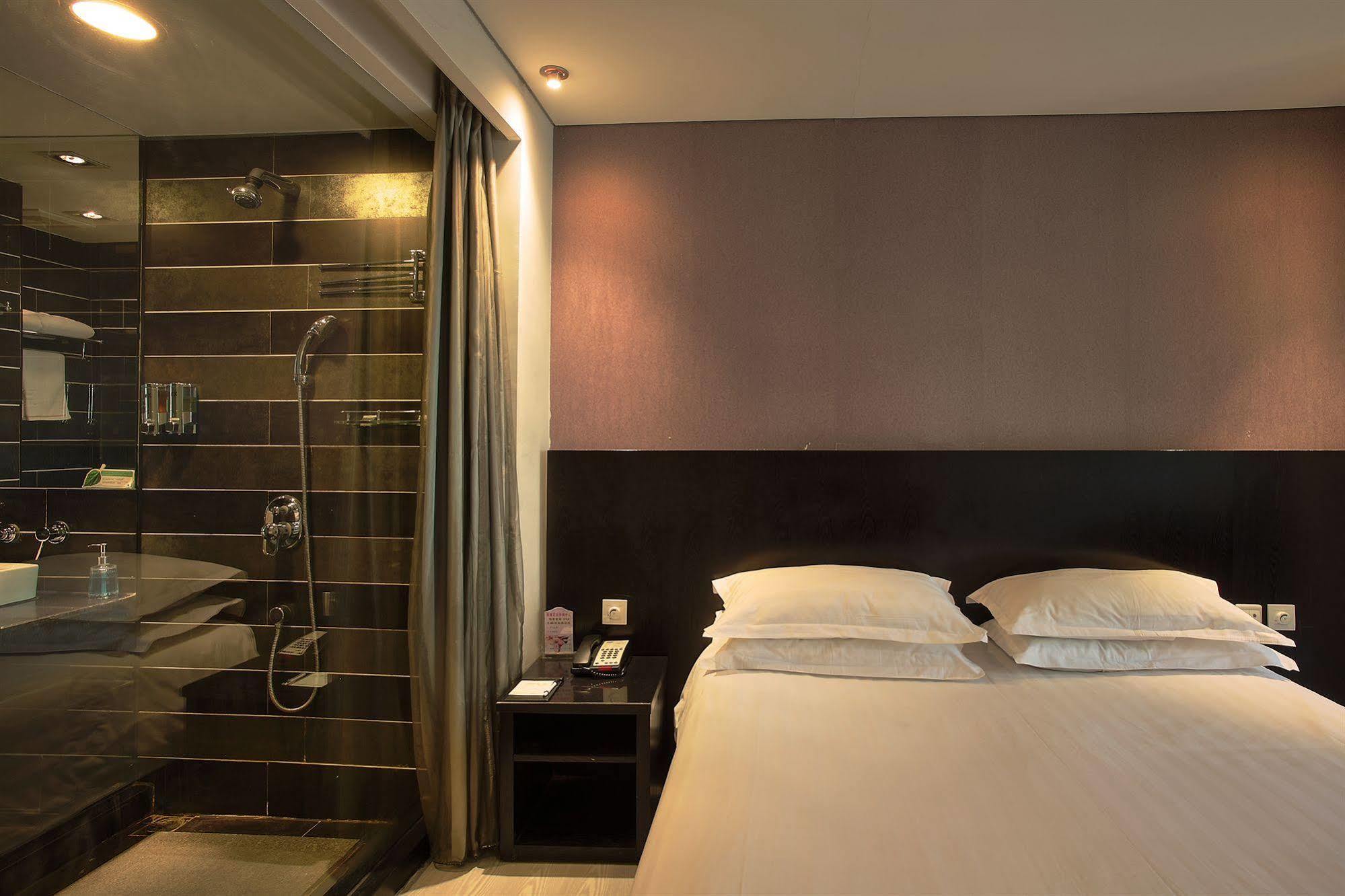 Fx Hotel Xujiahui - Shanghai Stadium Branch Exterior photo