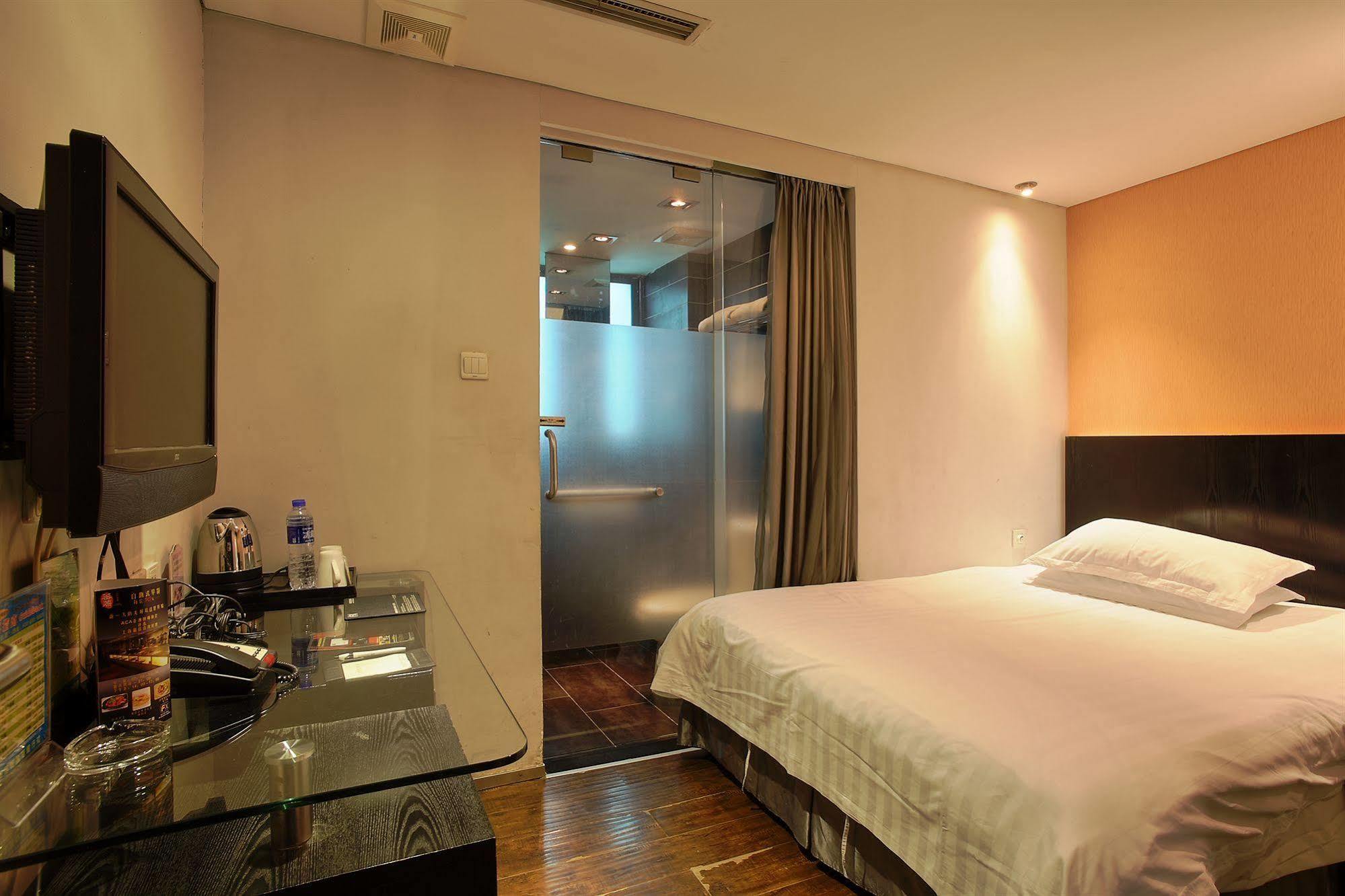 Fx Hotel Xujiahui - Shanghai Stadium Branch Exterior photo
