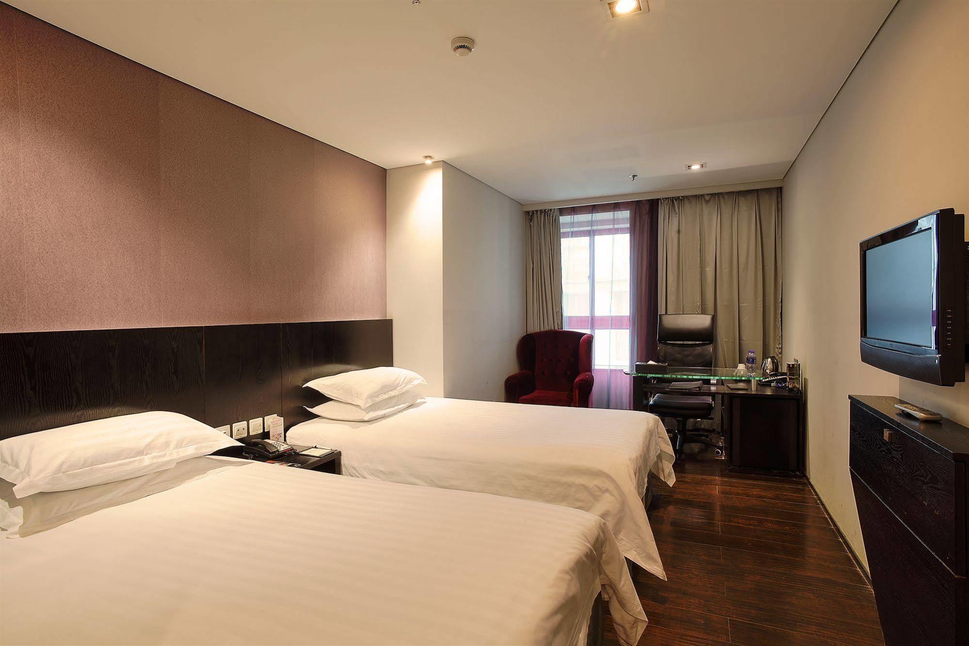 Fx Hotel Xujiahui - Shanghai Stadium Branch Exterior photo