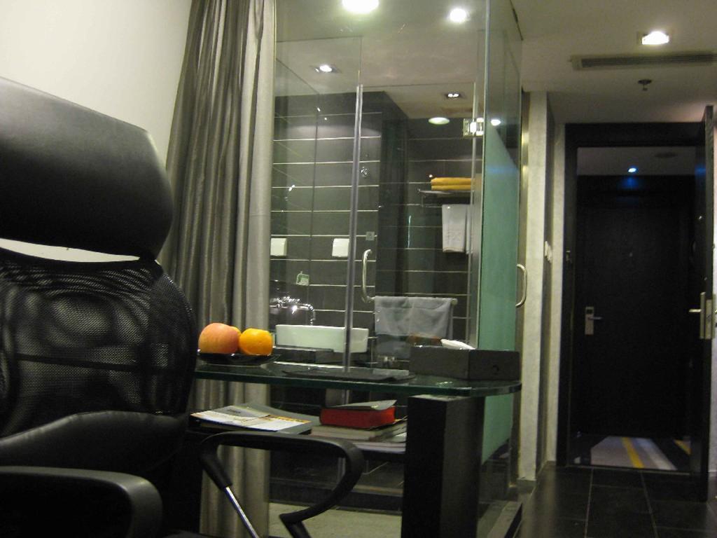 Fx Hotel Xujiahui - Shanghai Stadium Branch Exterior photo